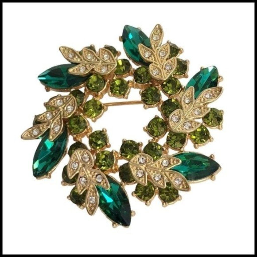 Dana Buchman Wreath Gold Tone Green White Rhinestone Brooch Pin Round